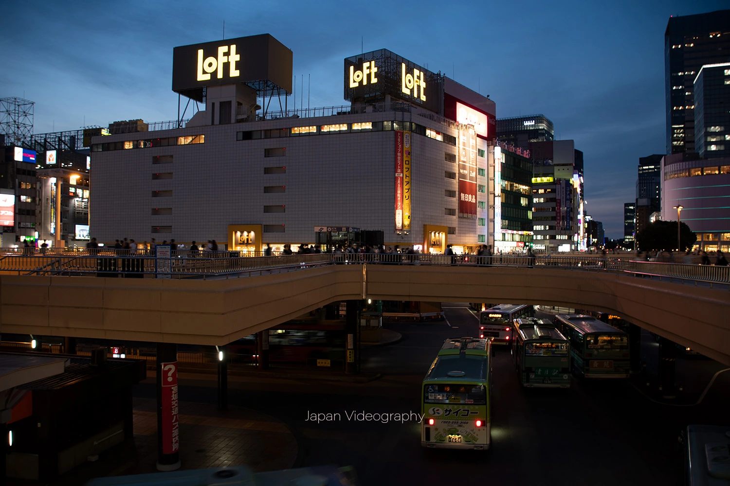 仙台駅前 ペデストリアンデッキの夜景