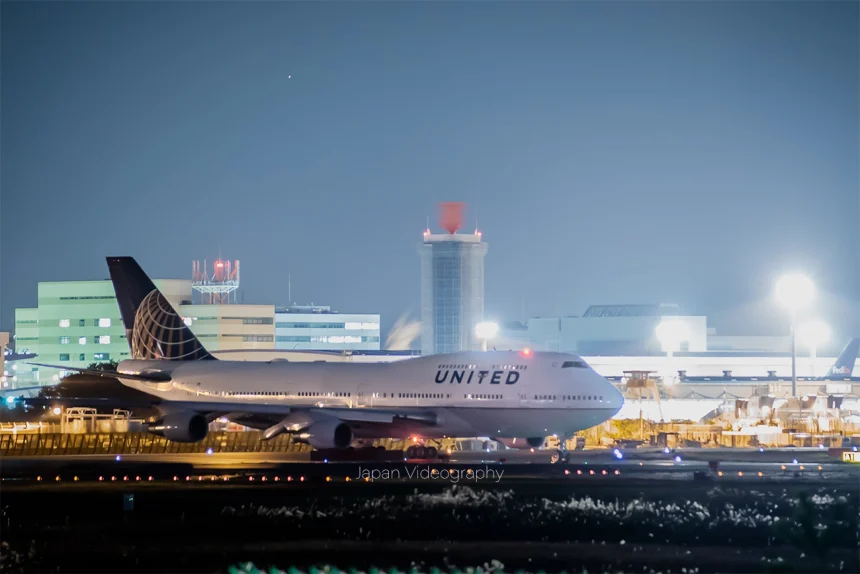 成田国際空港の夜景 ユナイテッド航空