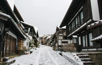 岐阜県中津川市 馬籠宿の雪景色