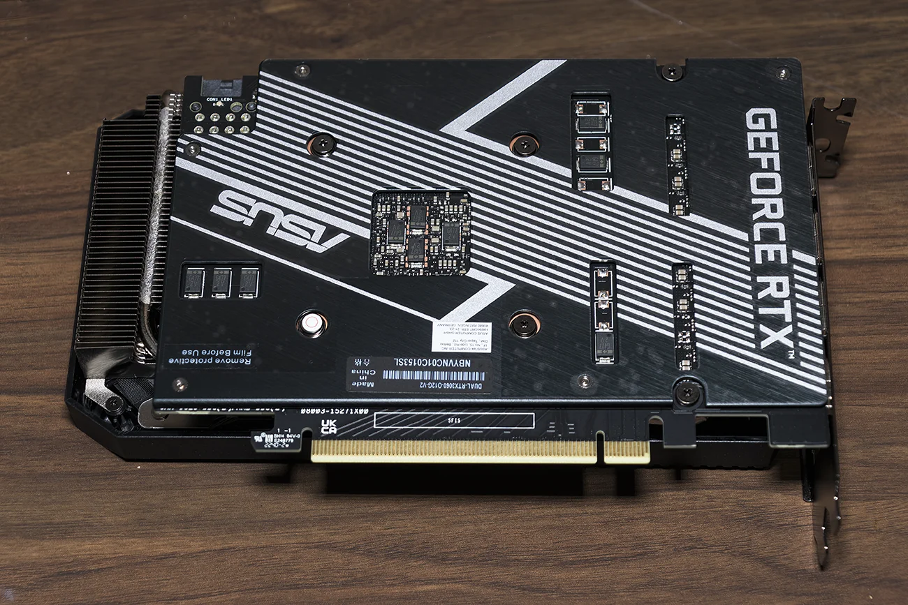 ASUS Dual GeForce RTX 3060 V2 OC Editionの裏側